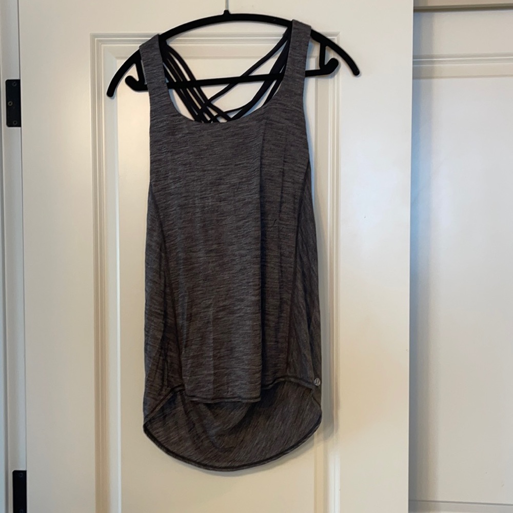 Lululemon cross back tank built in bra size 8